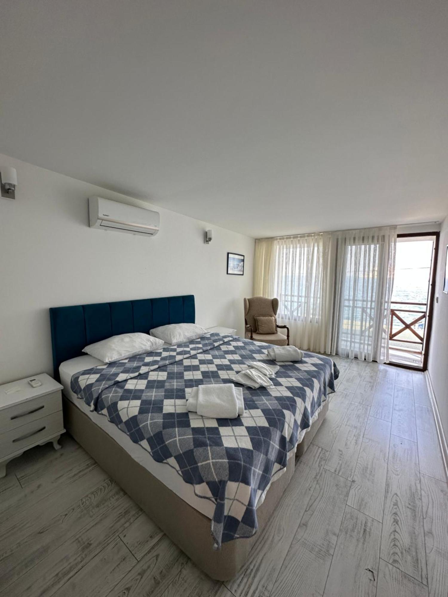 Giritli Rum Meyhanesi & Butik Otel Karaburun  Εξωτερικό φωτογραφία