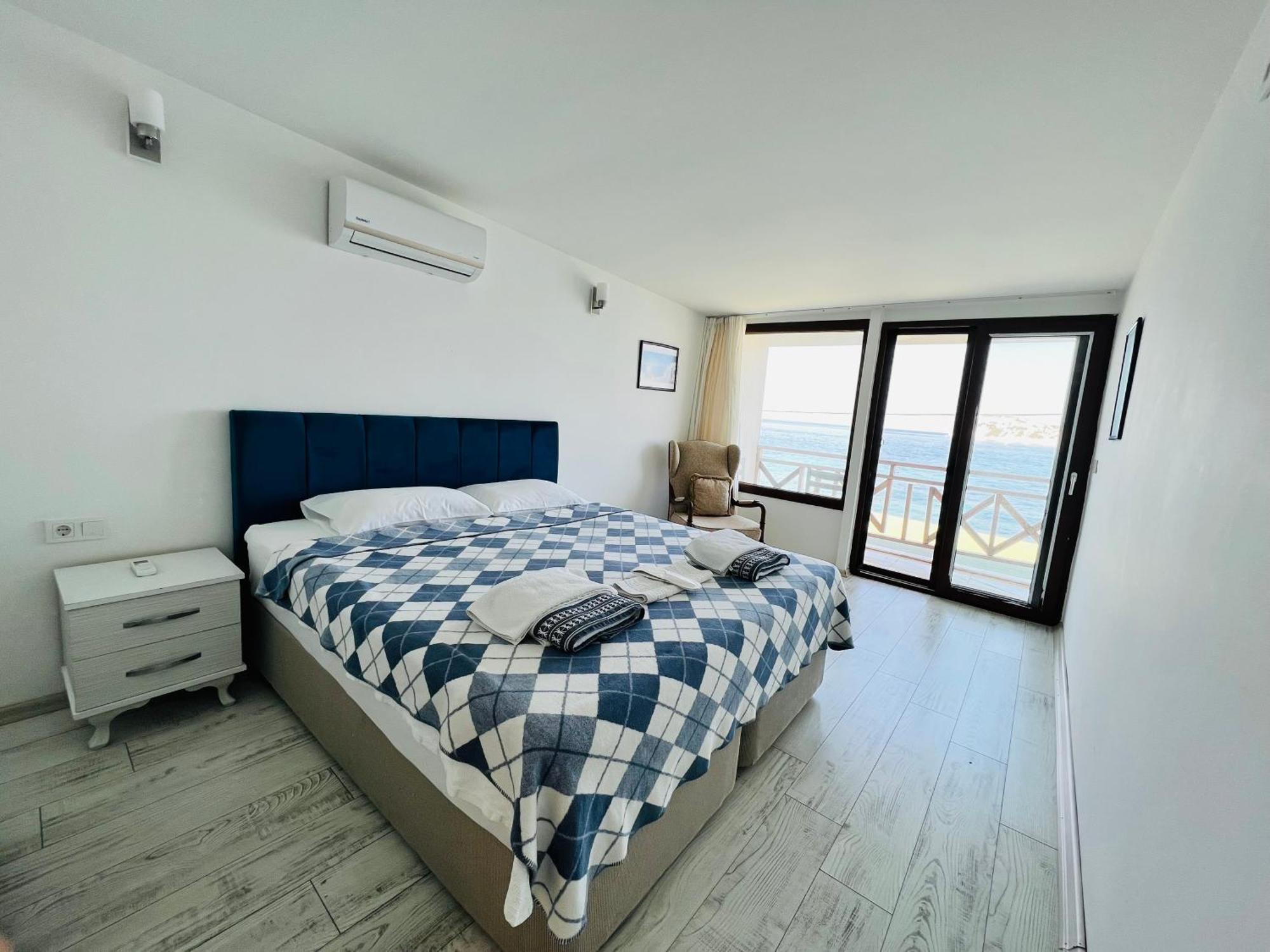 Giritli Rum Meyhanesi & Butik Otel Karaburun  Εξωτερικό φωτογραφία